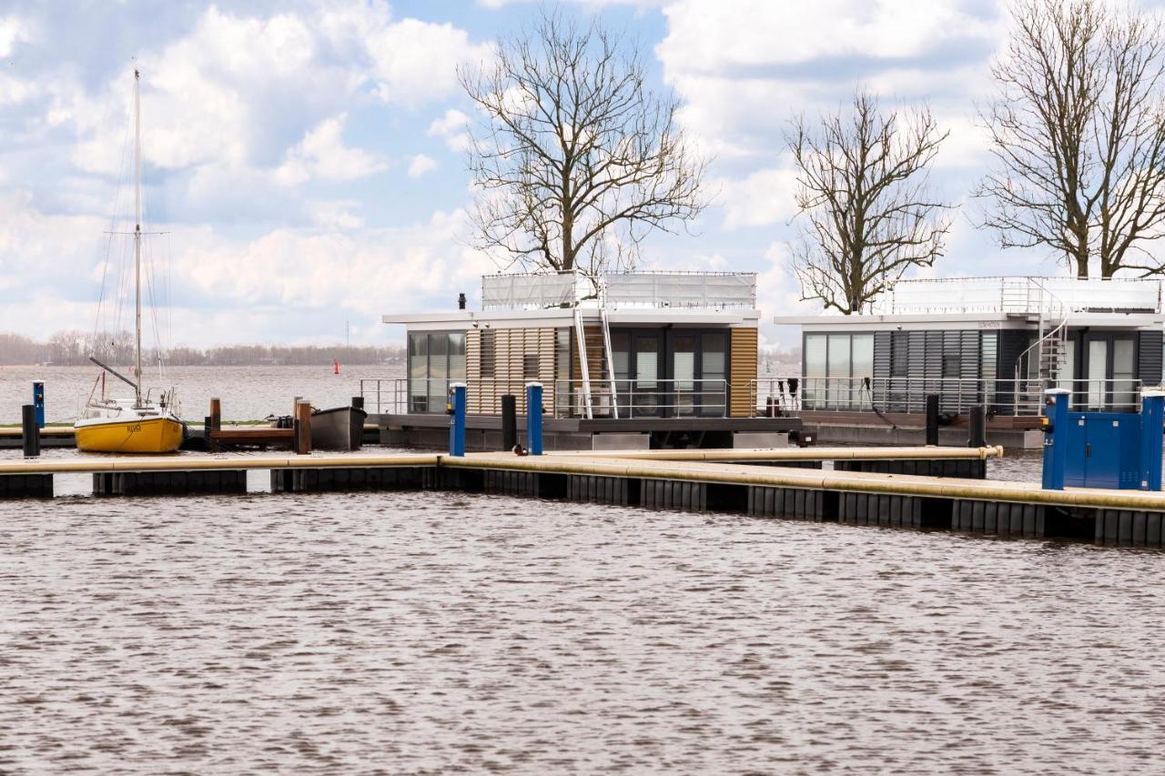 Welcome In - Houseboat 'Elysium' Met Eigen Aanlegsteiger Sneek - Offingawier Eksteriør bilde