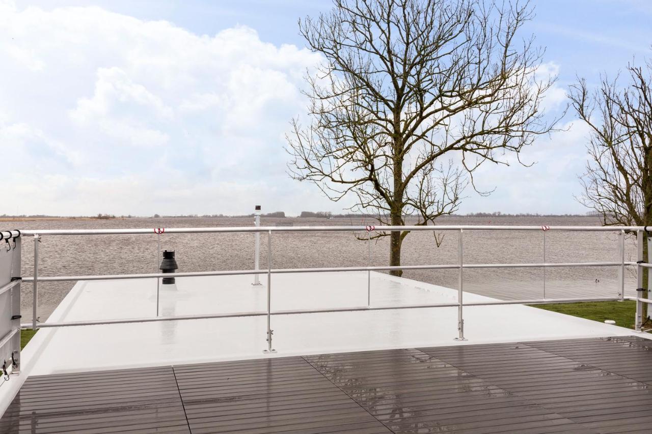 Welcome In - Houseboat 'Elysium' Met Eigen Aanlegsteiger Sneek - Offingawier Eksteriør bilde