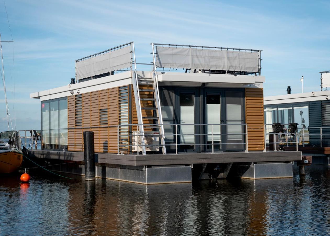 Welcome In - Houseboat 'Elysium' Met Eigen Aanlegsteiger Sneek - Offingawier Eksteriør bilde