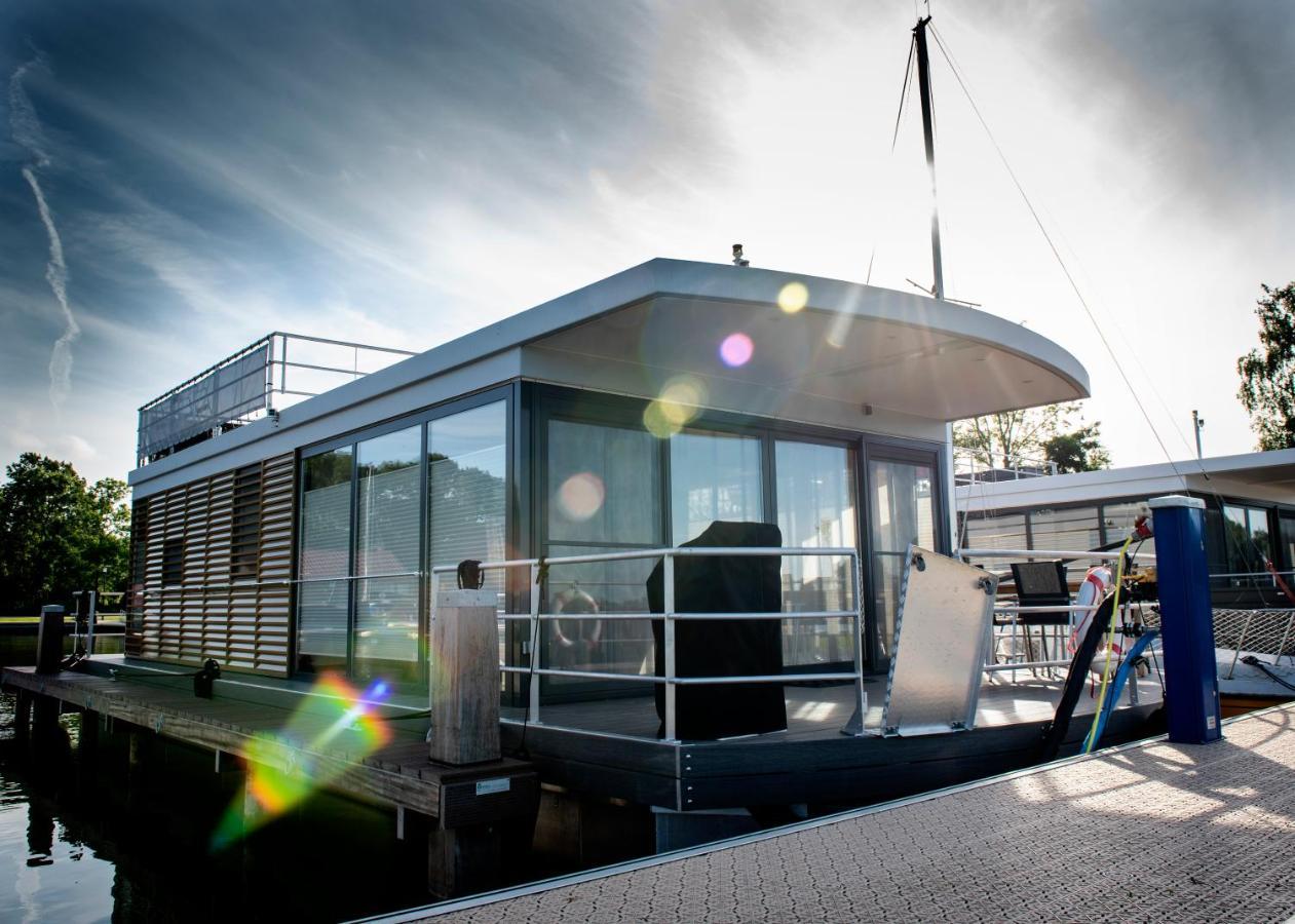 Welcome In - Houseboat 'Elysium' Met Eigen Aanlegsteiger Sneek - Offingawier Eksteriør bilde